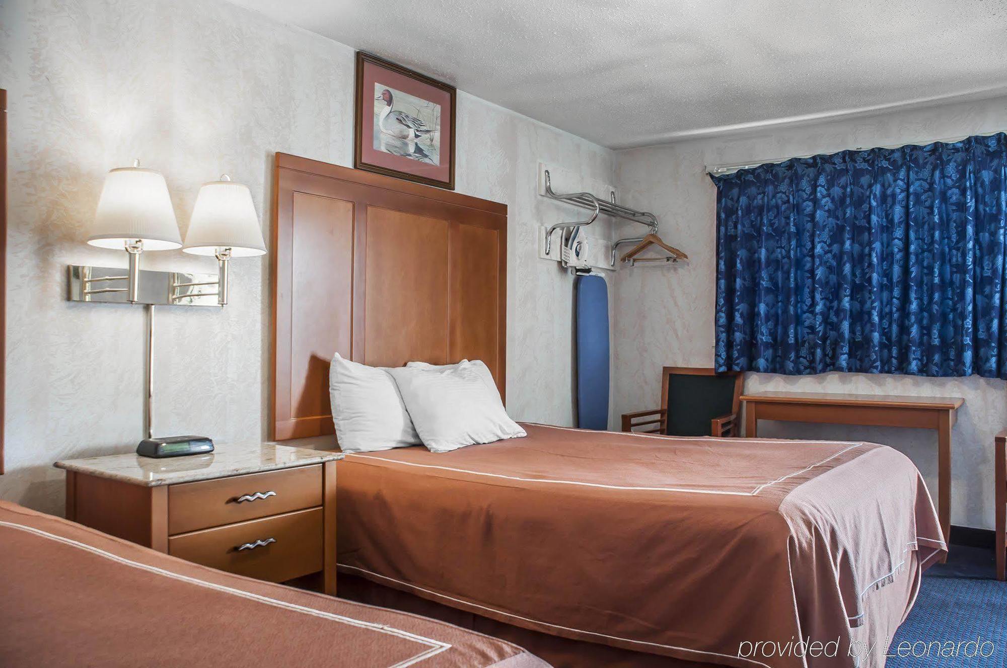 Castle Inn & Suites Niagara Falls Exteriér fotografie