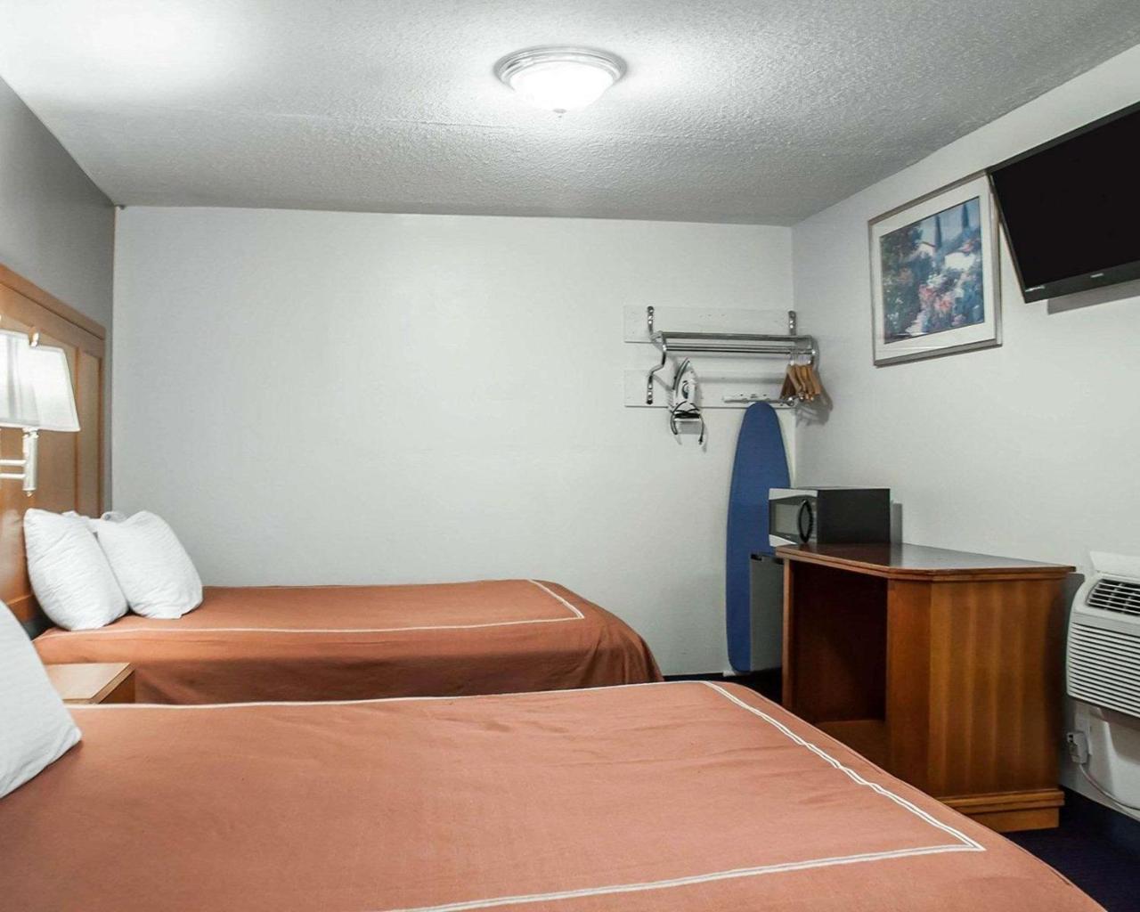 Castle Inn & Suites Niagara Falls Exteriér fotografie